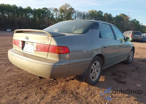 2001 Toyota Camry Le z USA, uszkodzony, nr VIN JT2BG28K810539370